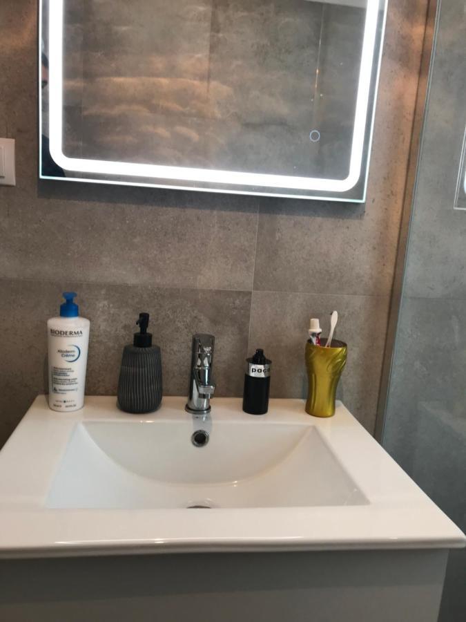 The Home - Airport & Therme Friendly Tunarii Екстериор снимка